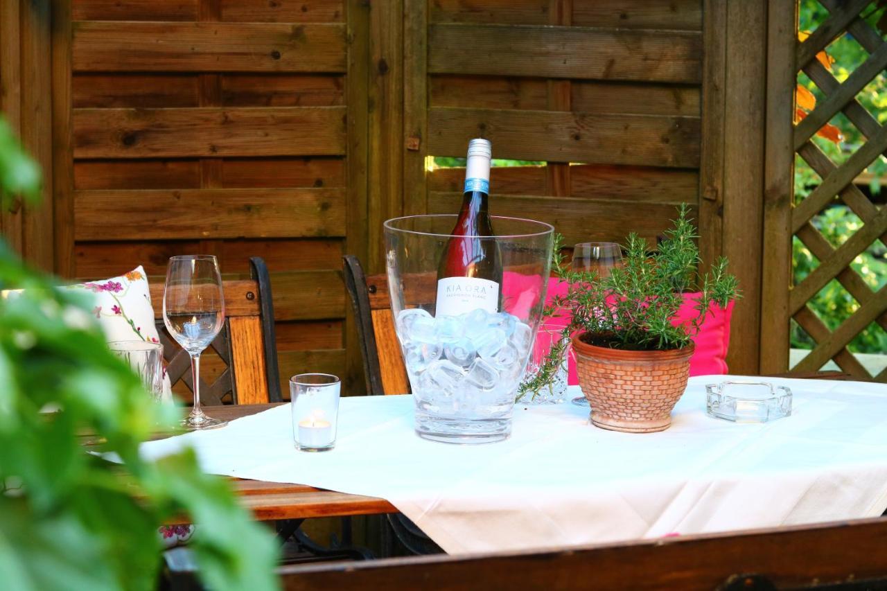 Kia Ora Hotel Restaurant Ваграйн Экстерьер фото